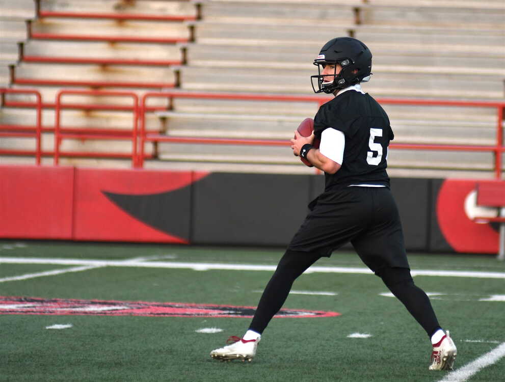 Redhawk FB Notes: Bunch earns passing grade in easy W